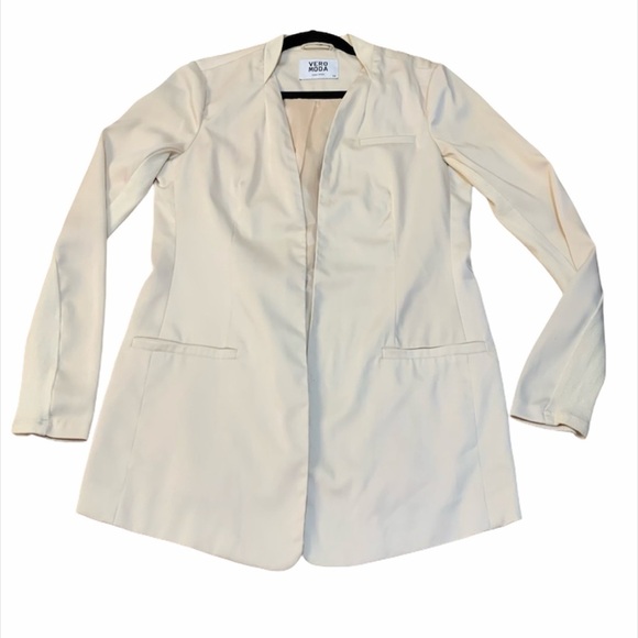 Vero Moda Cream Longsleeve Open Front Blazer - Picture 2 of 15